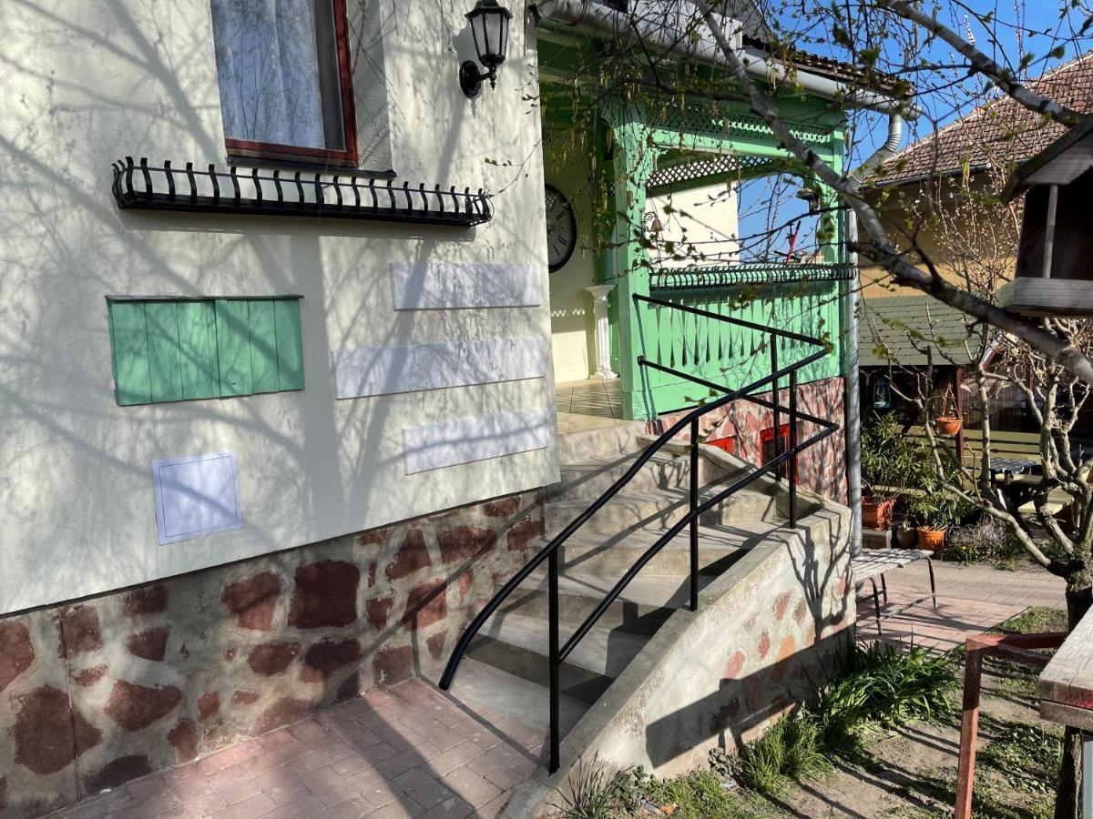 Tamas Apartman Balatonfoeldvar Sziveben- Egesz Evben Nyitva! Bagian luar foto